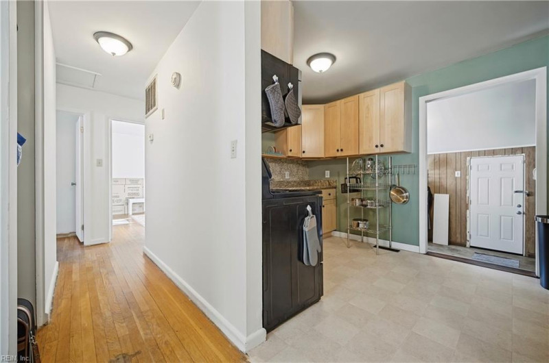 Photo 7 of 30 residential for sale in Norfolk virginia