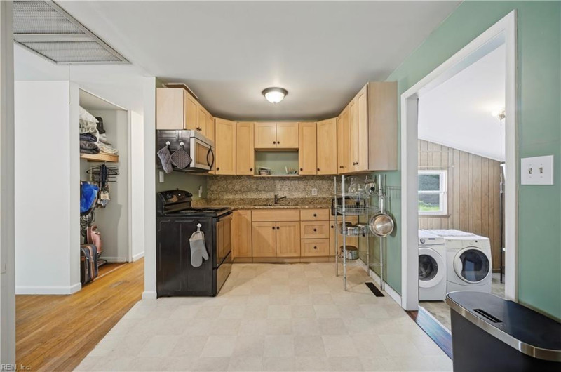 Photo 8 of 30 residential for sale in Norfolk virginia