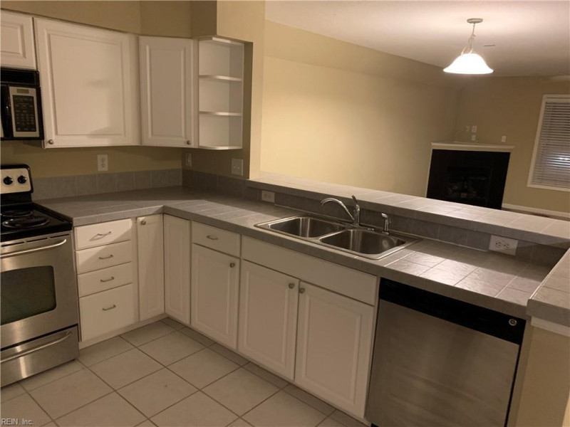 Photo 7 of 16 residential for sale in Norfolk virginia