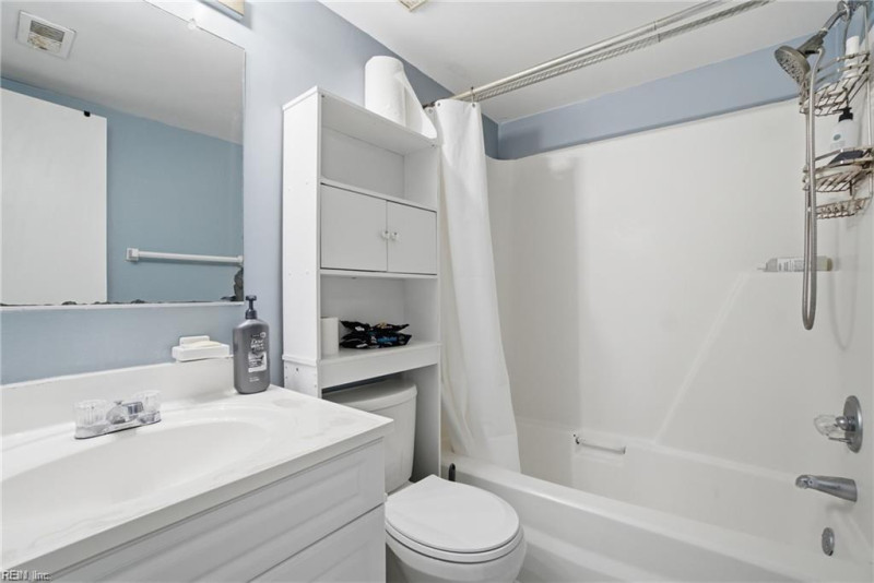 Photo 10 of 17 residential for sale in Virginia Beach virginia