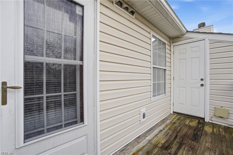 Photo 13 of 17 residential for sale in Virginia Beach virginia