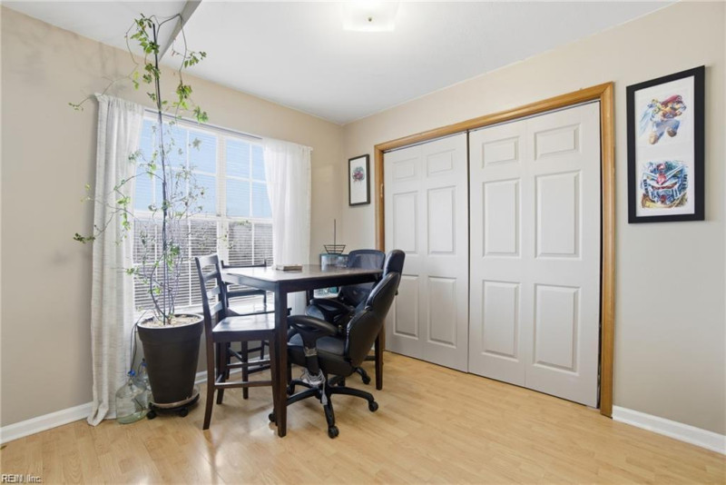 Photo 4 of 17 residential for sale in Virginia Beach virginia