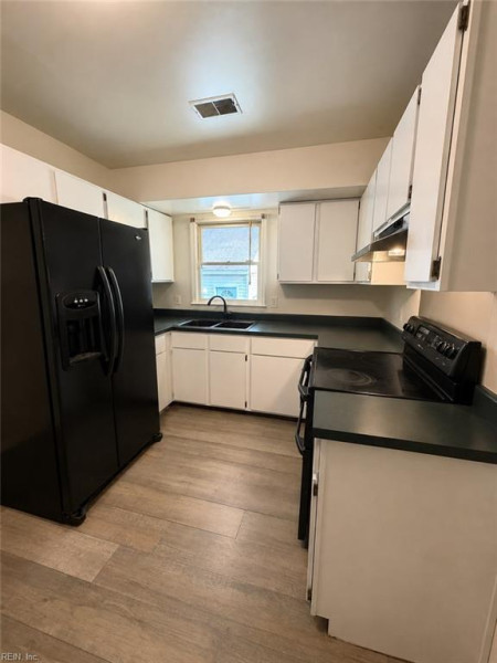 Photo 4 of 15 residential for sale in Suffolk virginia