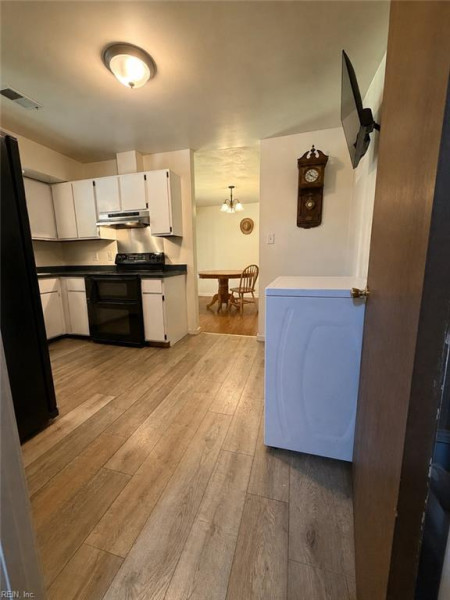 Photo 5 of 15 residential for sale in Suffolk virginia