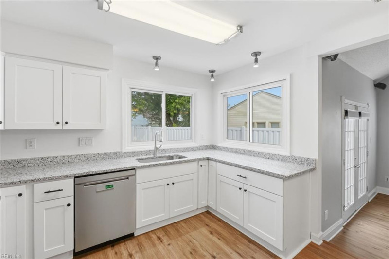 Photo 29 of 50 residential for sale in Virginia Beach virginia