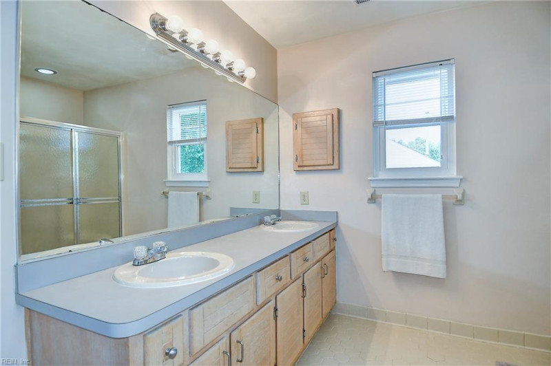 Photo 35 of 50 residential for sale in Virginia Beach virginia