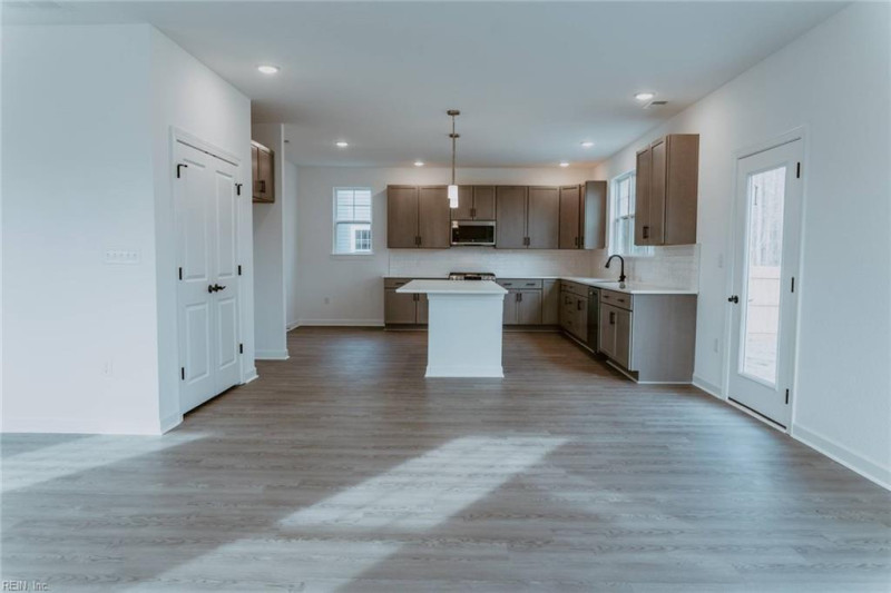 Photo 4 of 10 residential for sale in Chesapeake virginia Photo 4 of 10 residential for sale in Chesapeake virginia