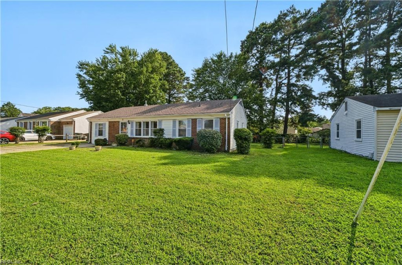 Photo 3 of 23 residential for sale in Hampton virginia
