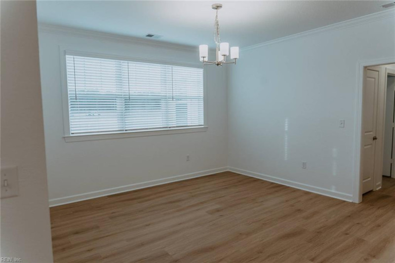 Photo 14 of 24 residential for sale in Chesapeake virginia