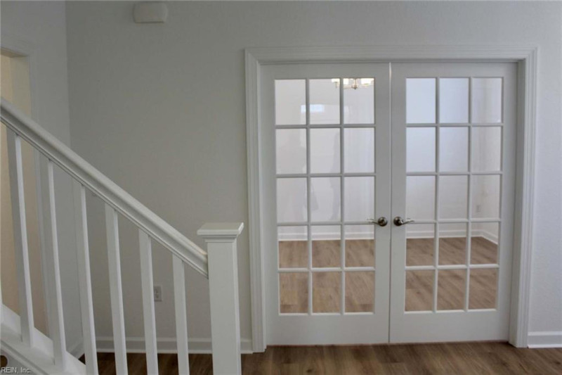 Photo 17 of 24 residential for sale in Chesapeake virginia