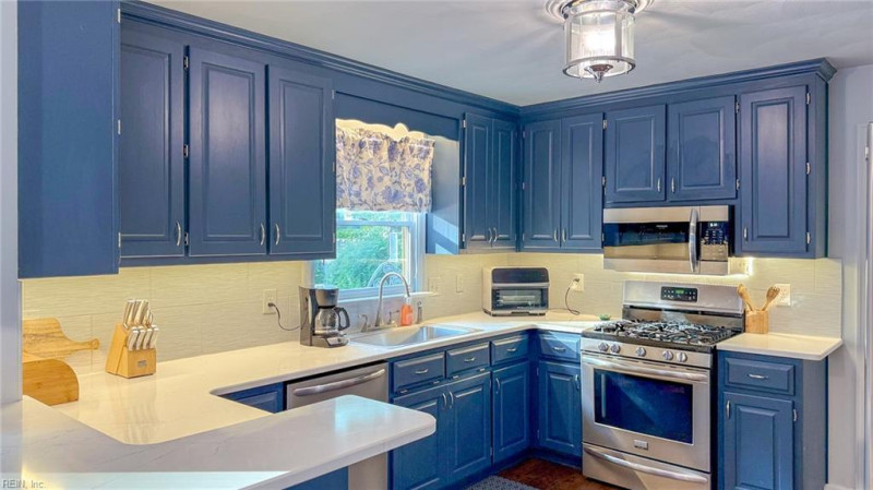 Photo 12 of 33 residential for sale in Virginia Beach virginia