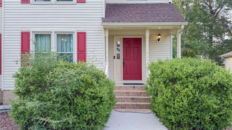 Photo 5 of 33 residential for sale in Virginia Beach virginia