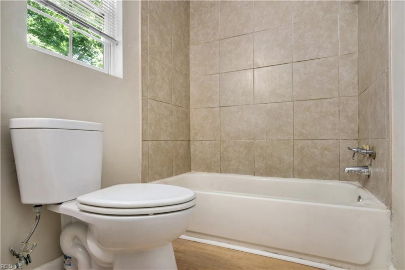 Photo 12 of 17 residential for sale in Norfolk virginia