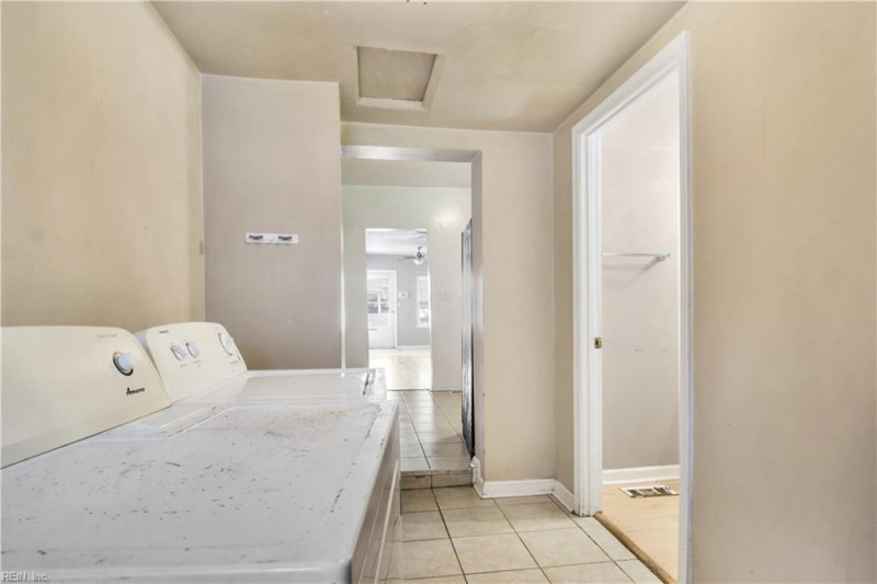 Photo 13 of 17 residential for sale in Norfolk virginia