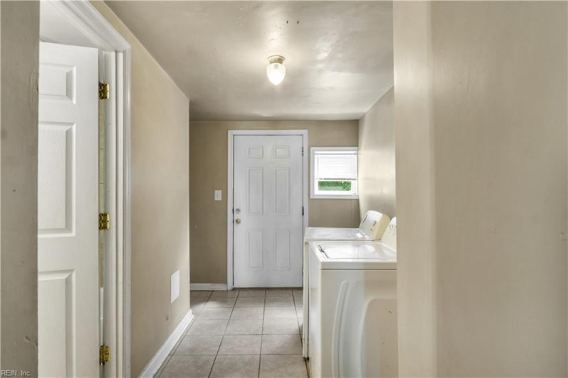 Photo 14 of 17 residential for sale in Norfolk virginia