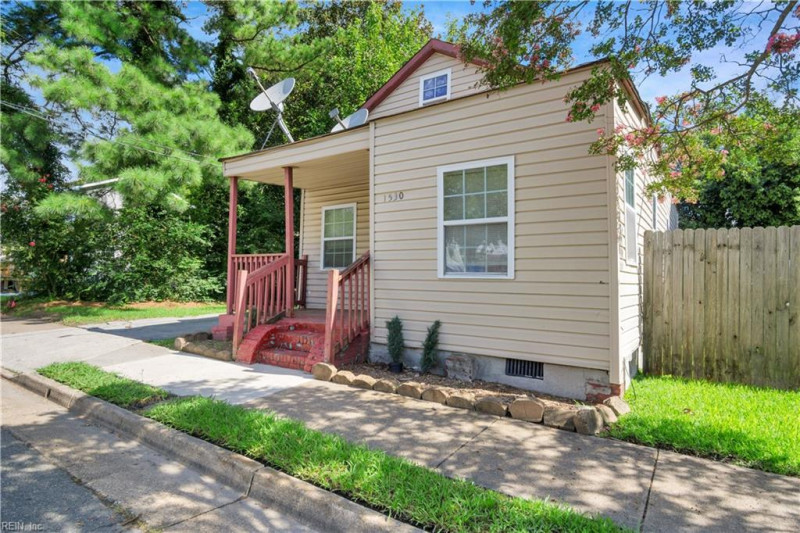 Photo 2 of 17 residential for sale in Norfolk virginia