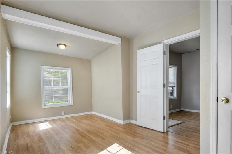 Photo 7 of 17 residential for sale in Norfolk virginia