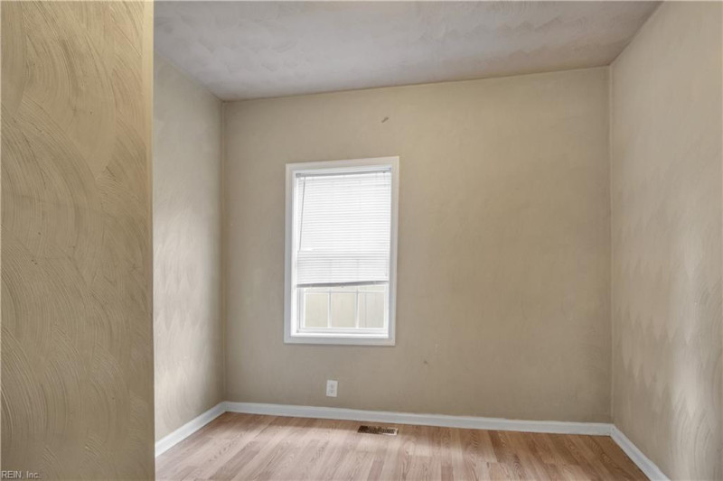 Photo 9 of 17 residential for sale in Norfolk virginia