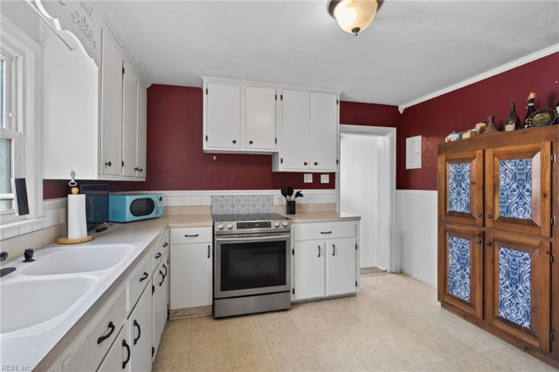 Photo 12 of 30 residential for sale in Suffolk virginia