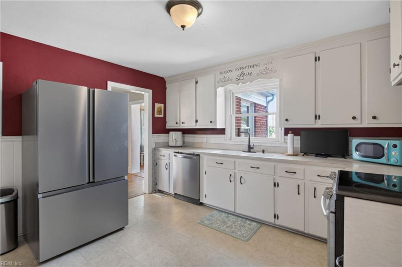 Photo 14 of 30 residential for sale in Suffolk virginia