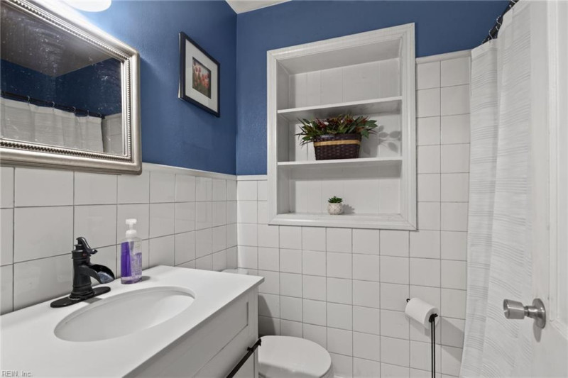 Photo 16 of 30 residential for sale in Suffolk virginia