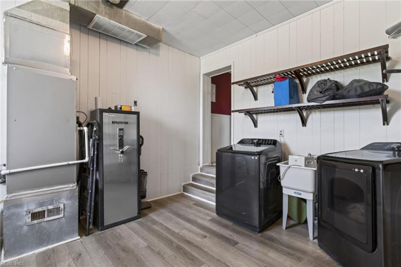Photo 27 of 30 residential for sale in Suffolk virginia
