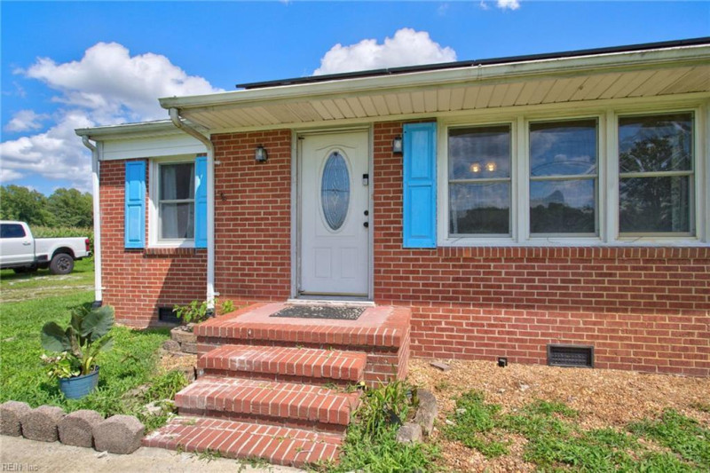 Photo 4 of 30 residential for sale in Suffolk virginia