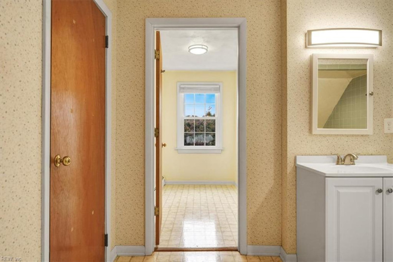 Photo 34 of 46 residential for sale in Norfolk virginia Photo 34 of 46 residential for sale in Norfolk virginia