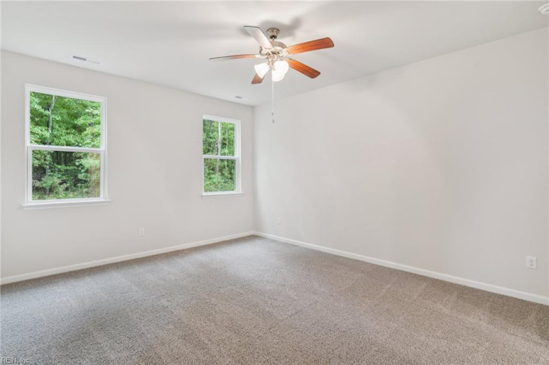 Photo 27 of 33 residential for sale in Suffolk virginia
