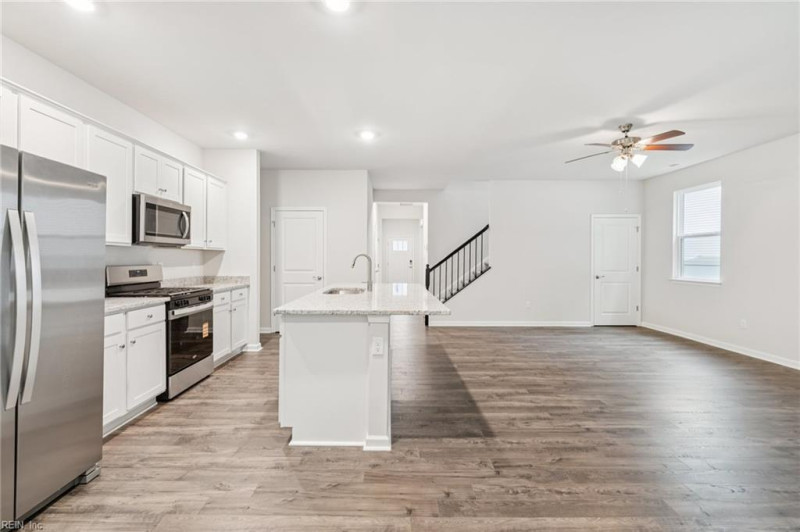 Photo 5 of 33 residential for sale in Suffolk virginia