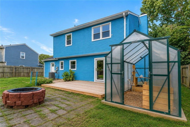 Photo 18 of 19 residential for sale in Hampton virginia