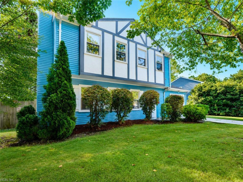 Photo 2 of 19 residential for sale in Hampton virginia