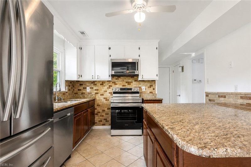 Photo 6 of 19 residential for sale in Hampton virginia