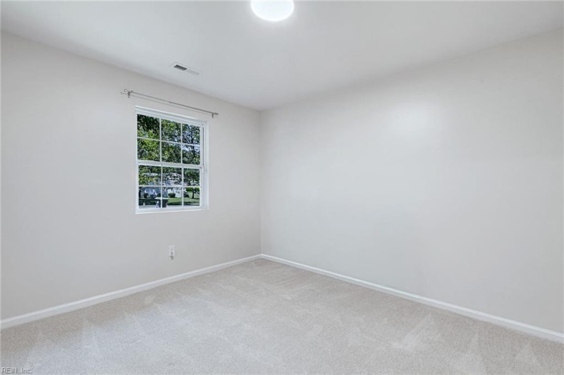 Photo 16 of 25 residential for sale in James City County virginia