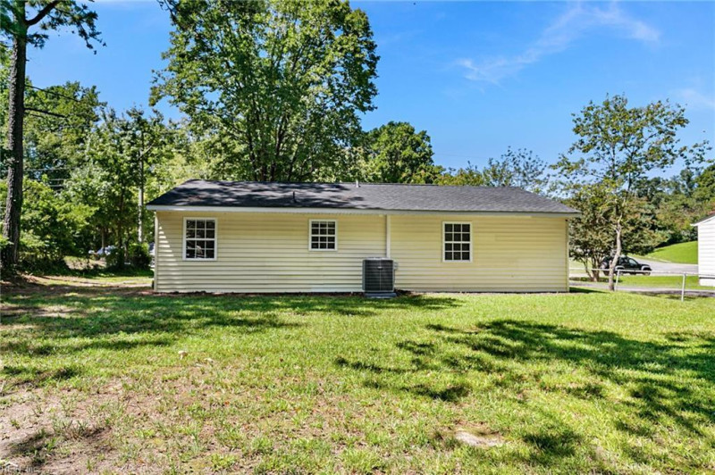 Photo 20 of 25 residential for sale in James City County virginia