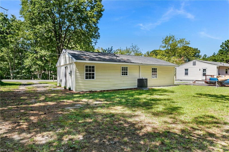 Photo 22 of 25 residential for sale in James City County virginia