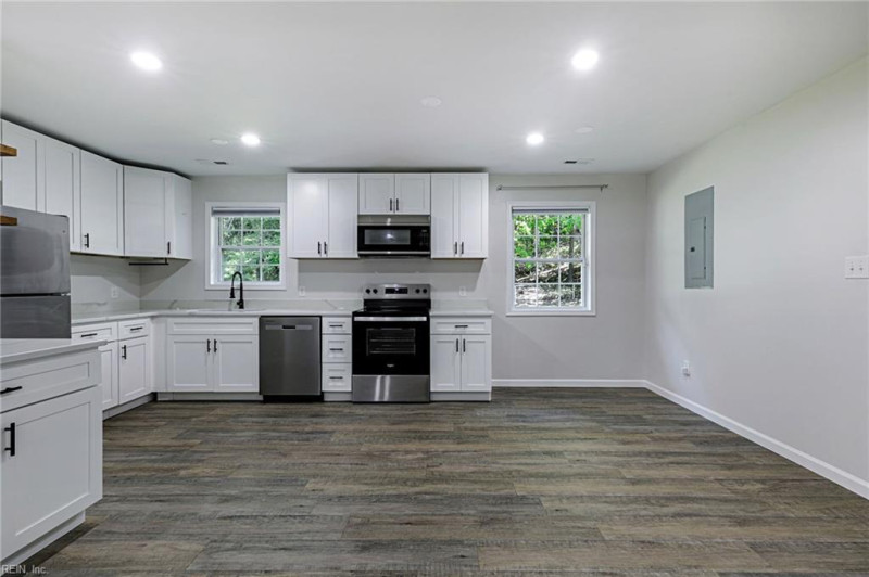 Photo 5 of 25 residential for sale in James City County virginia