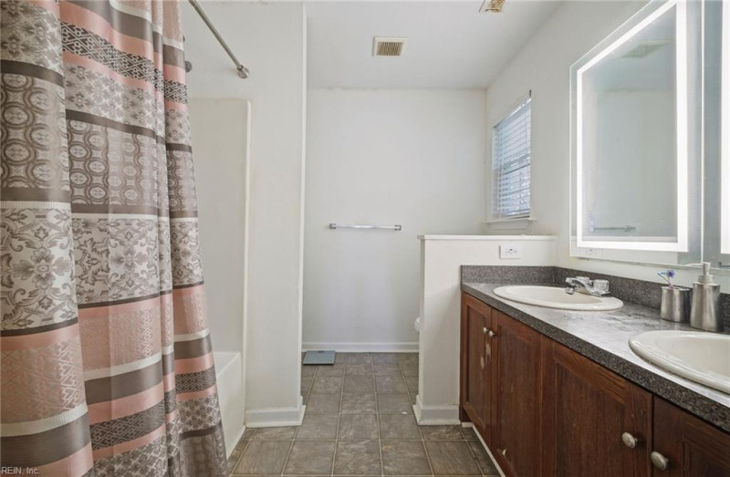 Photo 13 of 22 residential for sale in Portsmouth virginia Photo 13 of 22 residential for sale in Portsmouth virginia