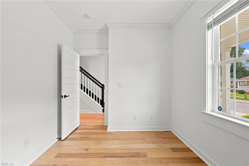 Photo 17 of 50 residential for sale in Norfolk virginia