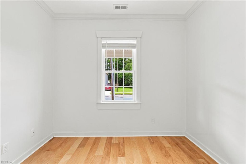 Photo 18 of 50 residential for sale in Norfolk virginia
