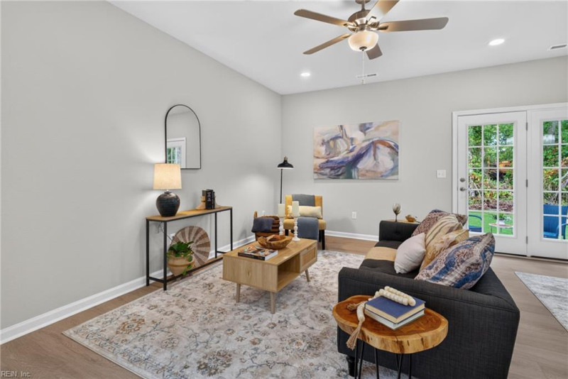 Photo 11 of 30 residential for sale in Chesapeake virginia