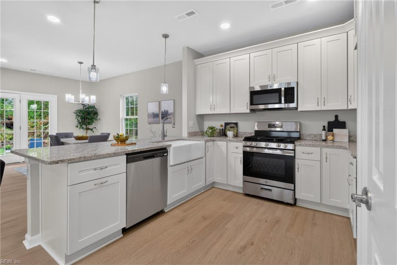 Photo 3 of 30 residential for sale in Chesapeake virginia