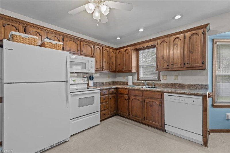 Photo 14 of 35 residential for sale in Chesapeake virginia Photo 14 of 35 residential for sale in Chesapeake virginia