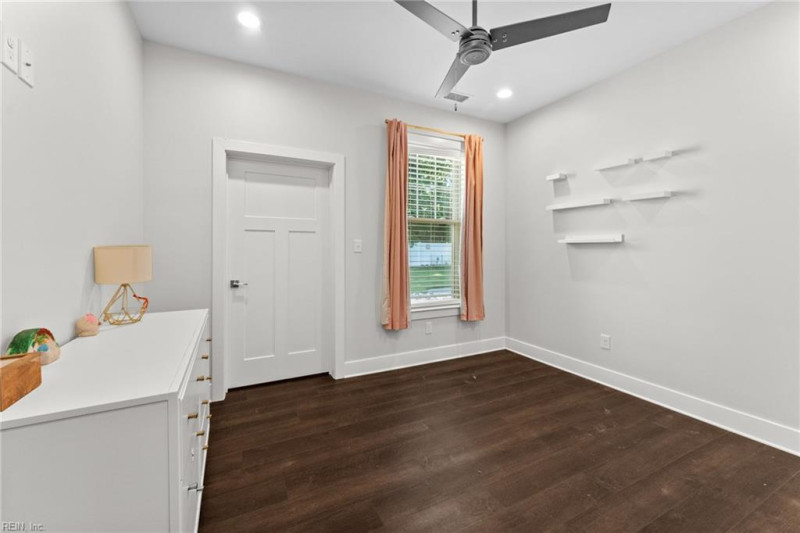 Photo 14 of 37 residential for sale in Newport News virginia