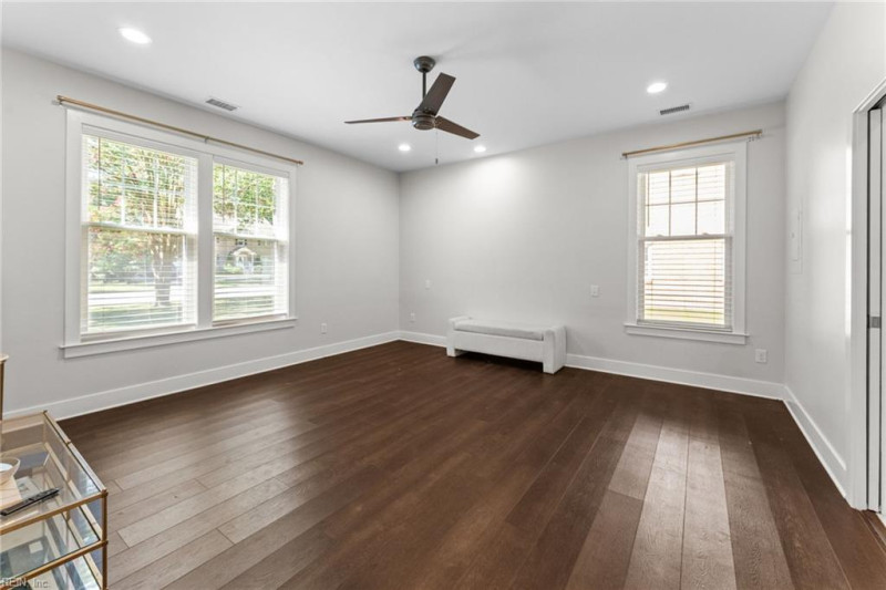 Photo 18 of 37 residential for sale in Newport News virginia
