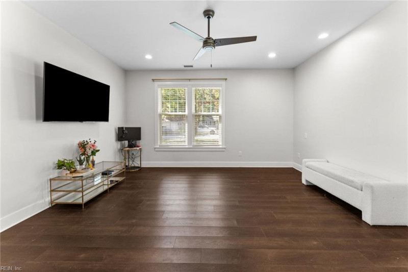 Photo 19 of 37 residential for sale in Newport News virginia