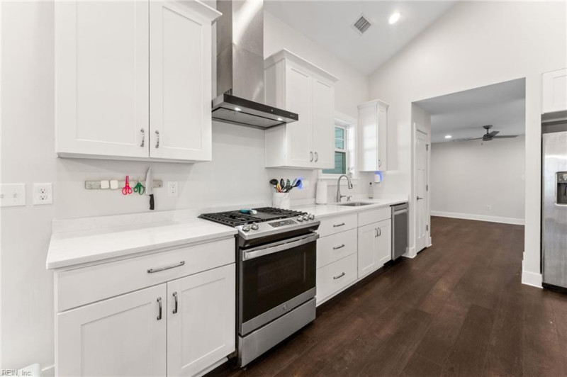 Photo 6 of 37 residential for sale in Newport News virginia