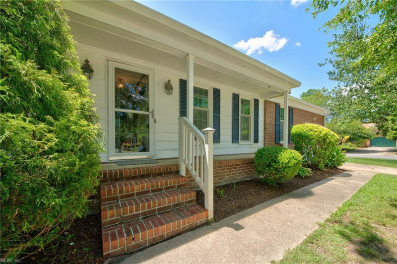 Photo 3 of 28 residential for sale in Chesapeake virginia Photo 3 of 28 residential for sale in Chesapeake virginia