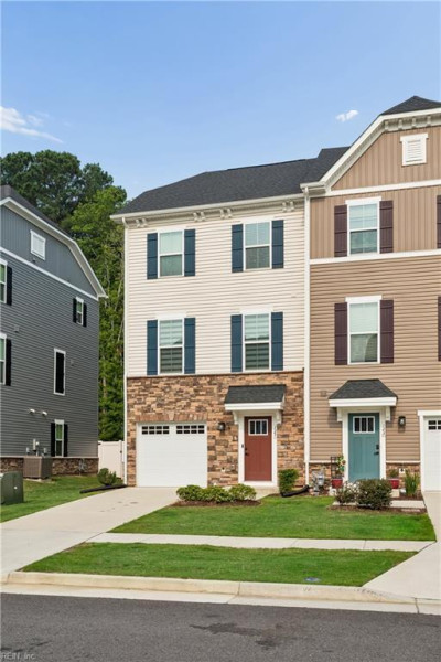 Photo 1 of 38 residential for sale in Poquoson virginia
