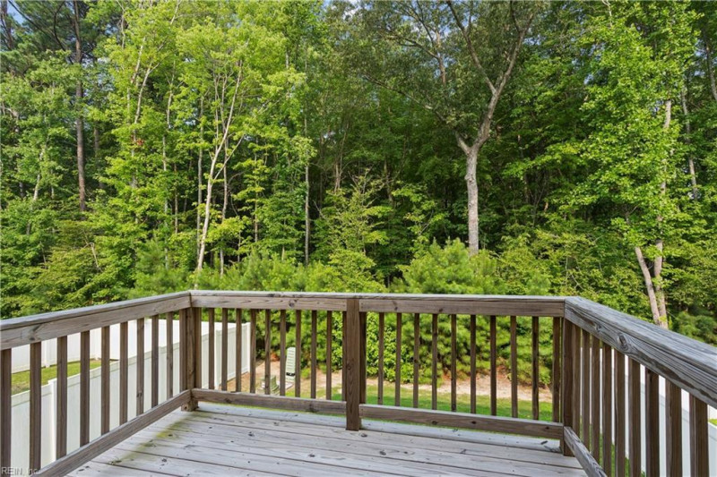 Photo 13 of 38 residential for sale in Poquoson virginia